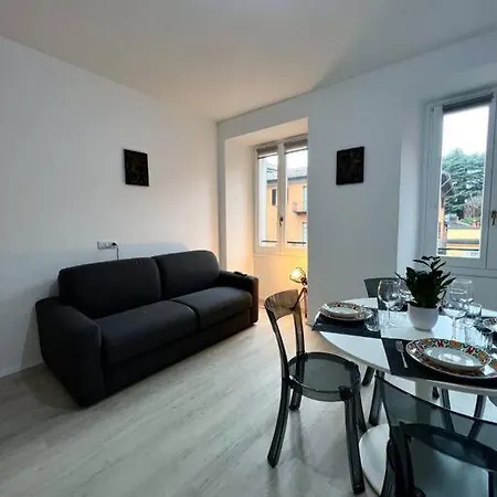 Piazza Roma Next And Station By Revenue House *