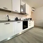 Piazza Roma Next And Station By Revenue House * Como