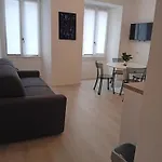 Piazza Roma Next And Station By Revenue House * Como