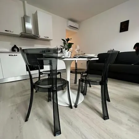 History Luxury By Revenue House Como
