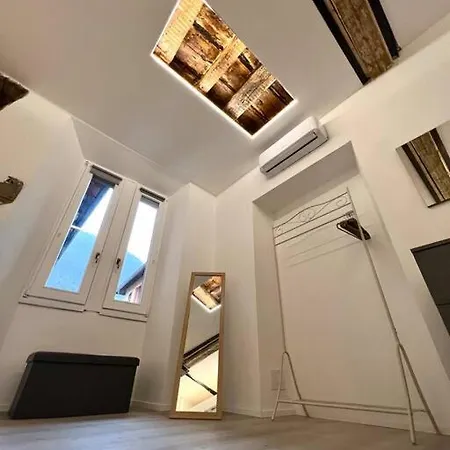 Piazza Roma Next And Station By Revenue House * Como