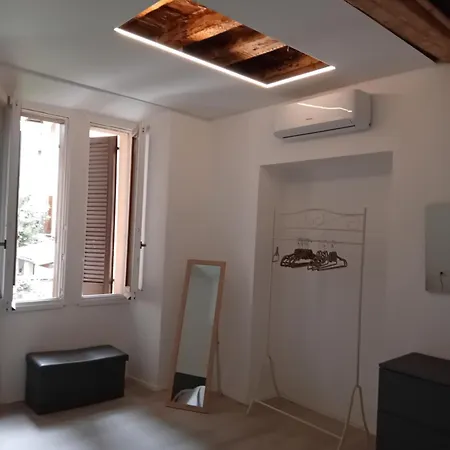 Piazza Roma Next And Station By Revenue House * Como