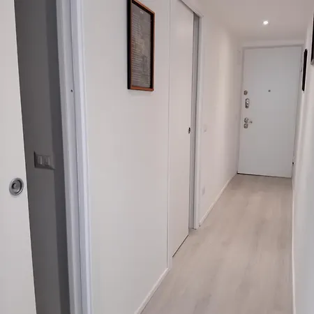 Piazza Roma Next And Station By Revenue House * Como