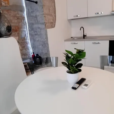 Appartement Piazza Roma Next And Station By Revenue House Como