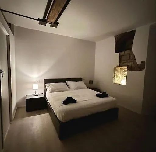 Piazza Roma Next And Station By Revenue House * Como