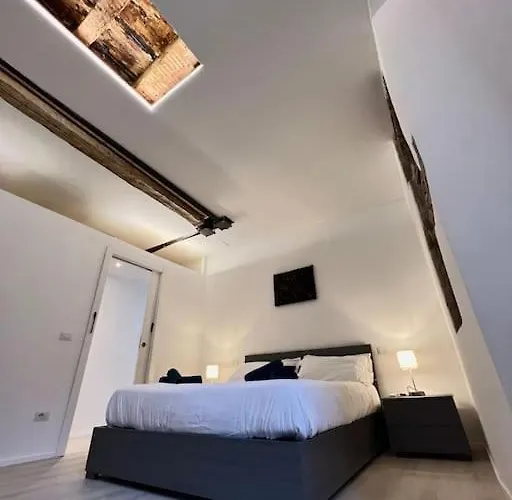 Apartment Piazza Roma Next And Station By Revenue House *
