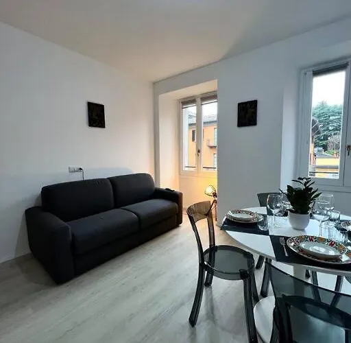 Piazza Roma Next And Station By Revenue House *