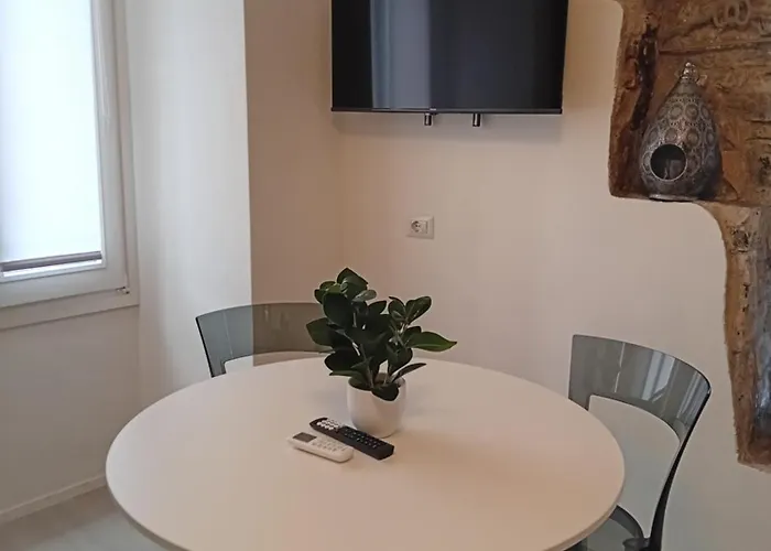 Apartment Piazza Roma Next And Station By Revenue House