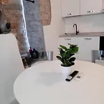 Apartament Piazza Roma Next And Station By Revenue House Como