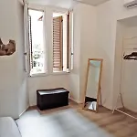 Apartament Piazza Roma Next And Station By Revenue House